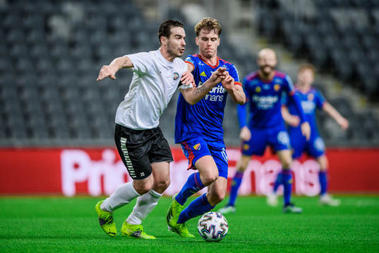 Örebros Nordin Gerzic och Djurgårdens Rasmus Schüller