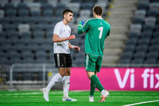 Örebros Hussein Ali och målvakt Bobby Allain