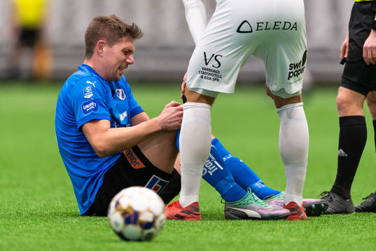 Halmstads Mikael Boman har ont