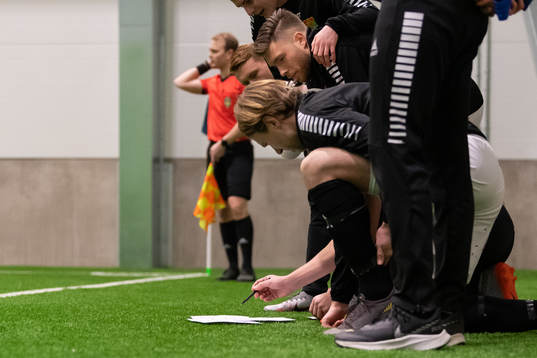 GAIS avbytare går igenom taktik