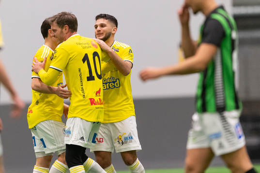 Falkenbergs spelare jublar