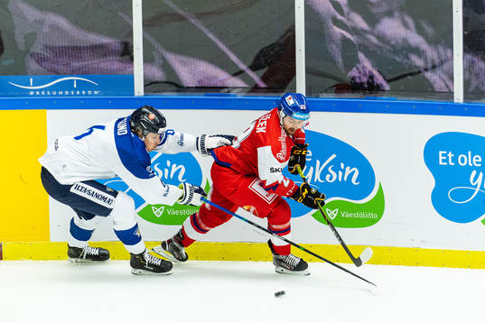Tony Sund of Finland and Radek Koblizek of Czech Republic