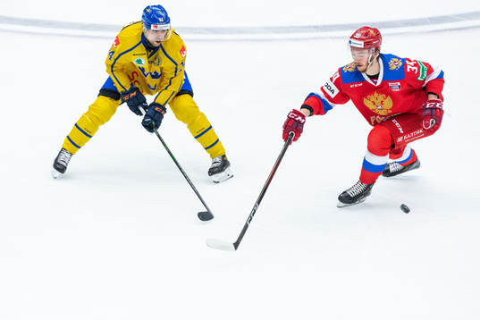 Emil Pettersson of Sweden and Daniil Misyul of Russia