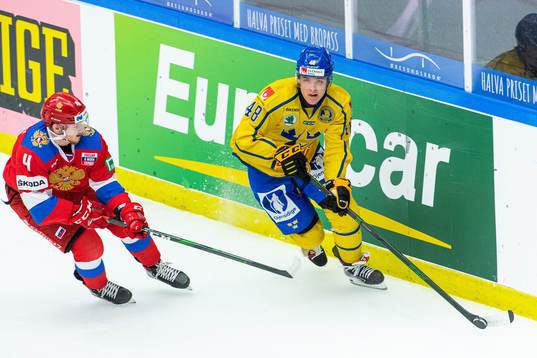 Daniil Zhuravlyov of Russia and Jonatan Berggren of Sweden