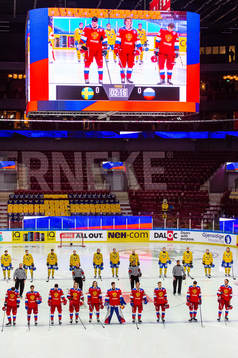 Players of Sweden and of Russia