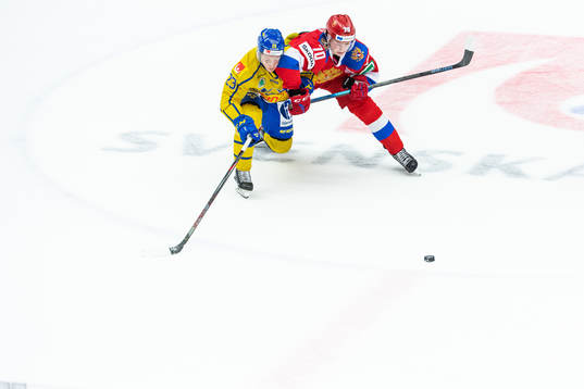 Jesper Sellgren of Sweden and Zakhar Bardakov of Russia
