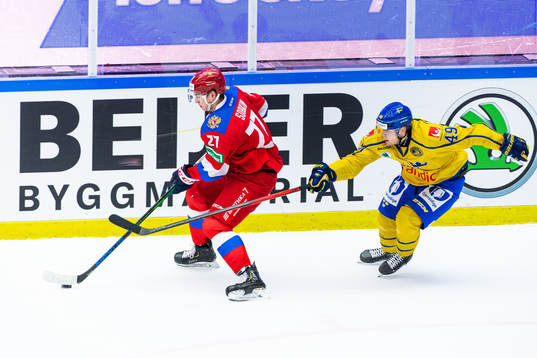 Maxim Sorkin of Russia and Filip Hållander of Sweden