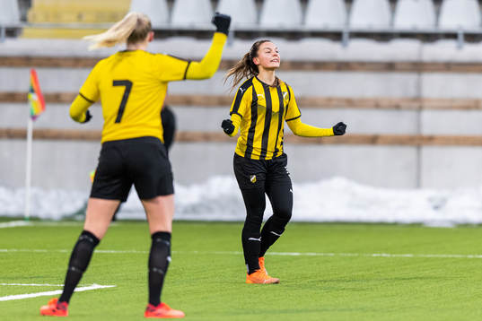 Häckens Johanna Rytting Kaneryd jublar