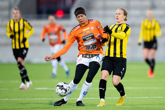 Kristianstads Sveindis Jane Jonsdottir och Häckens Filippa