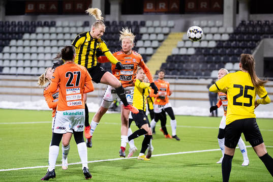 Häckens Stina Blackstenius med en nick