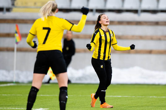 Häckens Johanna Rytting Kaneryd jublar