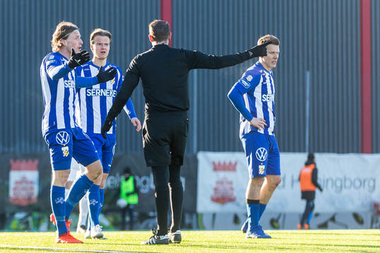 IFK Göteborg  Calle Johansson reagerar mot domaren