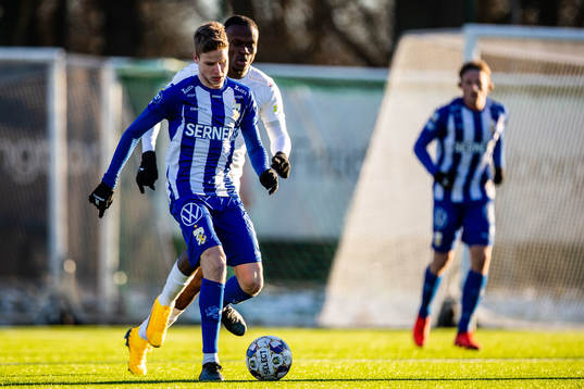 IFK Göteborg Gustaf Norlin och Helsingborgs Noel Mbo