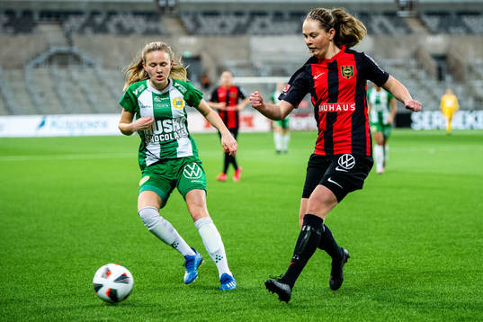 Hammarbys Matilda Vinberg och Brommapojkarnas Lovisa Norrby