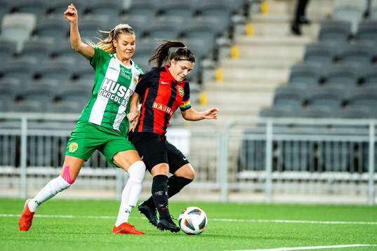 Hammarbys Nina Jakobsson och Brommapojkarnas Alexsandra