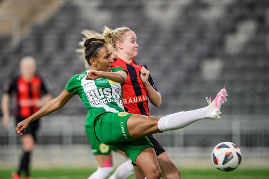 Hammarbys Madelen Janogy och Brommapojkarnas Maja Wiklander