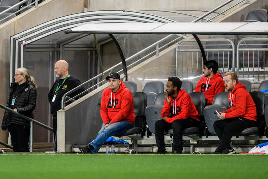 Brommapojkarnas tränare Marcelo Fernández (v)