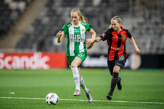 Hammarbys Ellen Wangerheim och Brommapojkarnas Sara Eriksson