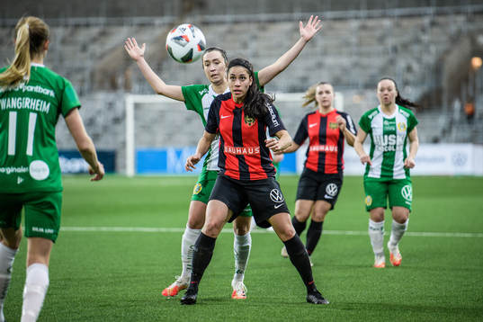 Hammarbys Fanny Hjelm och Brommapojkarnas Tempest-Marie