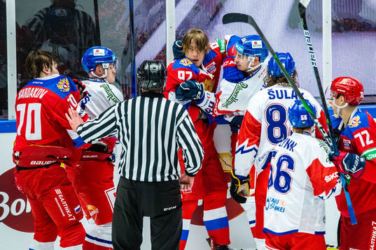 Vasily Podkolzin of Russia and Dominik Lakatos of Czech