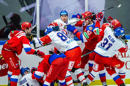 Vasily Podkolzin of Russia and Dominik Lakatos of Czech