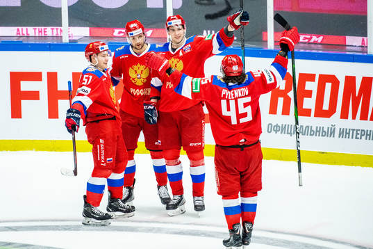 Players of Russia celebrates