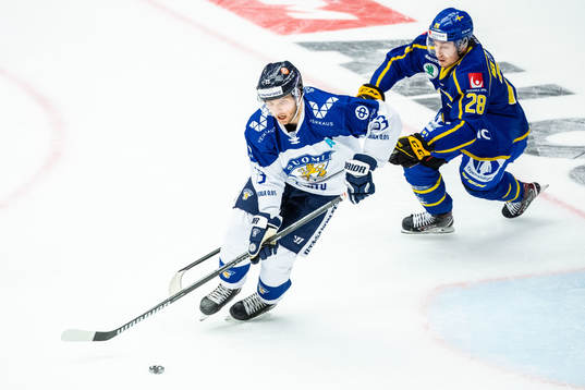 Valtteri Kemiläinen of Finland and Jesper Frödén of