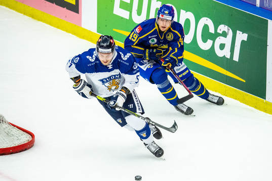 Jarkko Parikka of Finland and Filip Hållander of Sweden