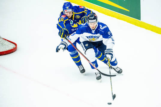 Vili Saarijärvi of Finland and Filip Hållander of Sweden