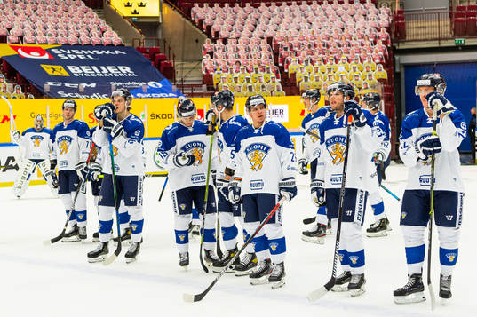 Players of Finland look dejected