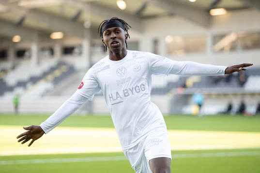 Örgrytes Mohamed Said Adan jublar