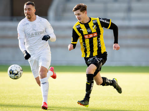 Örgrytes Jonathan Azulay  och Häckens Leo Bengtsson