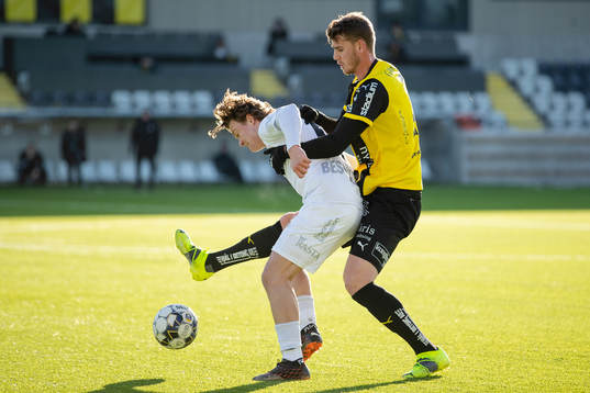 Örgrytes Herman Sjögrell  och Häckens Johan Hammar