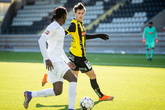Häckens Tobias Carlsson mot Örgrytes Mohamed Said Adan