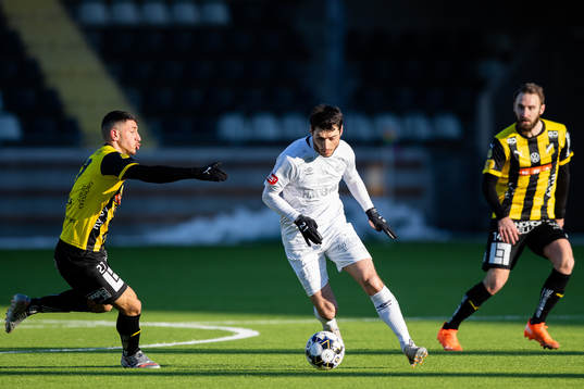Örgrytes Anel Rashkaj och Häckens Leonardo Farah Sarin