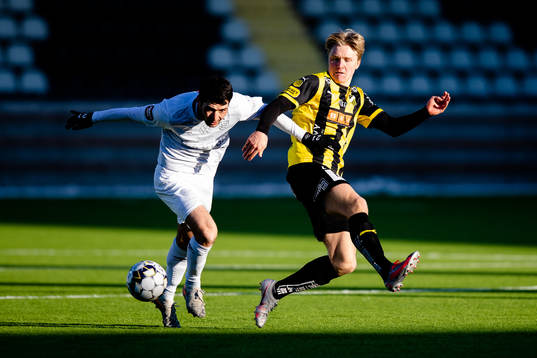 Örgrytes Anel Rashkaj och Häckens Sebastian Lagerlund