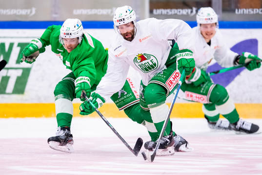 Rögles Niklas Hansson och Taylor Matson