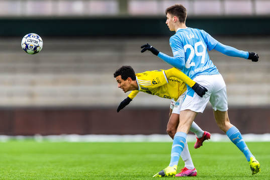 Falkenbergs Oliver Hintsa och Malmö FFs Noah Eile