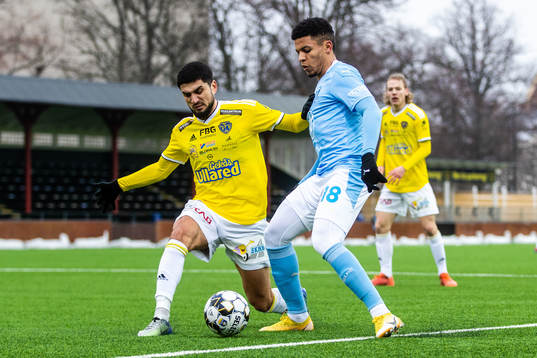 Falkenbergs Edi Sylisufaj och Malmö FFs Romain Gall