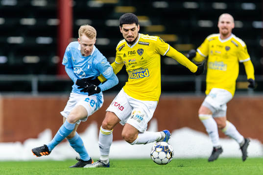 Malmö FFs David Edvardsson och Falkenbergs Edi Sylisufaj