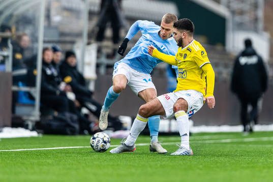 Malmö FFs Felix Beijmo och Falkenbergs Edi Sylisufaj
