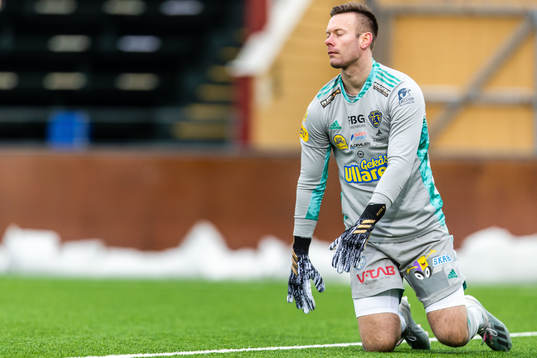 Falkenbergs målvakt Viktor Noring deppar