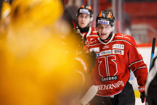 Örebros Joonas Rask jublar med lagkamrater