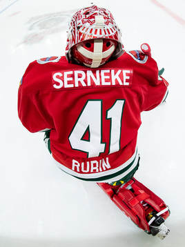 Frölundas målvakt Niklas Rubin innan ishockeymatchen i