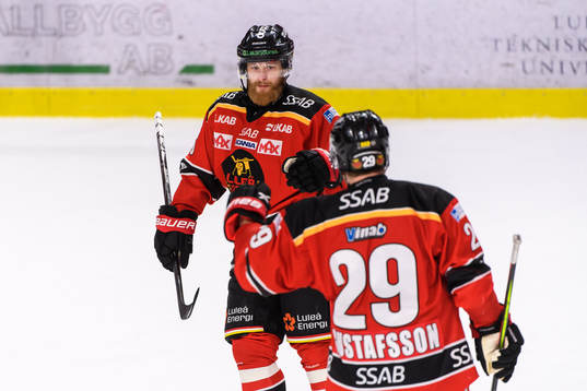 Luleås Linus Klasen jublar