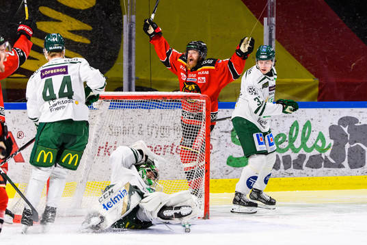 Luleås Linus Klasen jublar