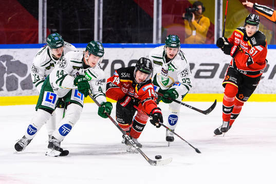 Färjestads Jacob Peterson och Luleås Jonas Berglund