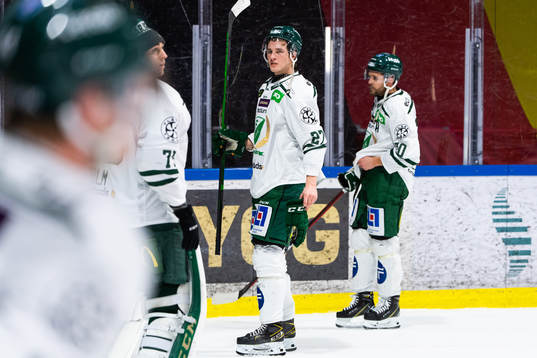 Färjestads Oskar Bäck deppar