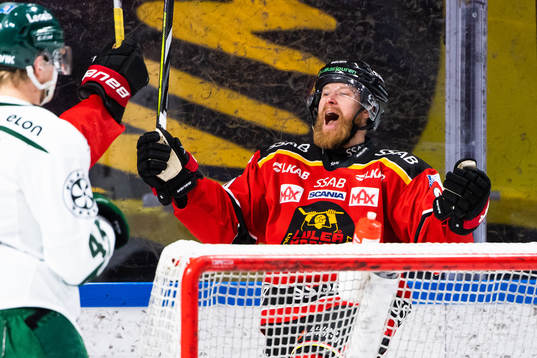 Luleås Linus Klasen jublar