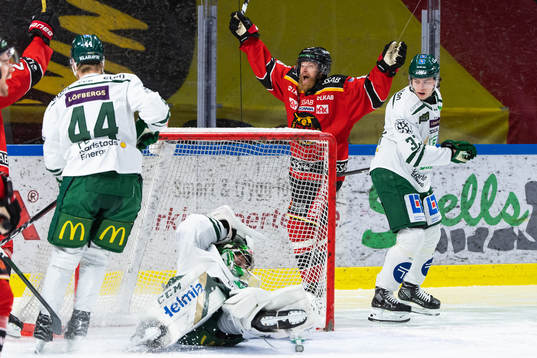 Luleås Linus Klasen jublar
